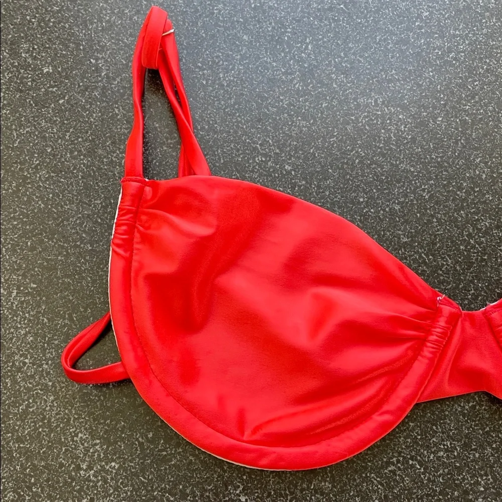 NWT Frankie's Bikinis Maggie Red Bikini Swim Top Size Large (L)